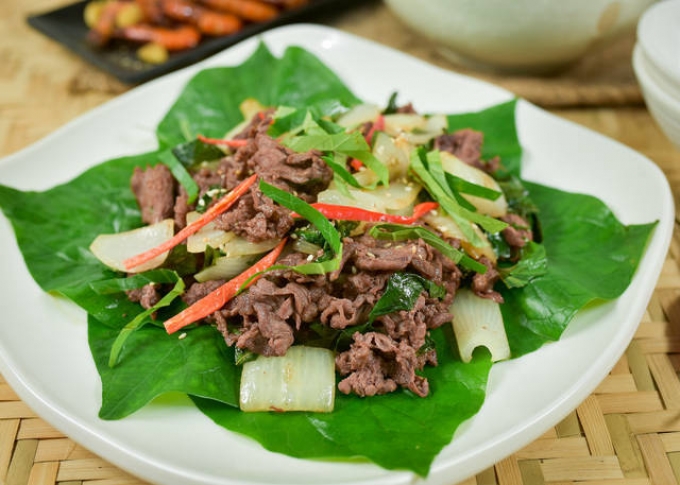 Hướng dẫn làm món thịt trâu xào lá lốt thơm ngon, dễ làm